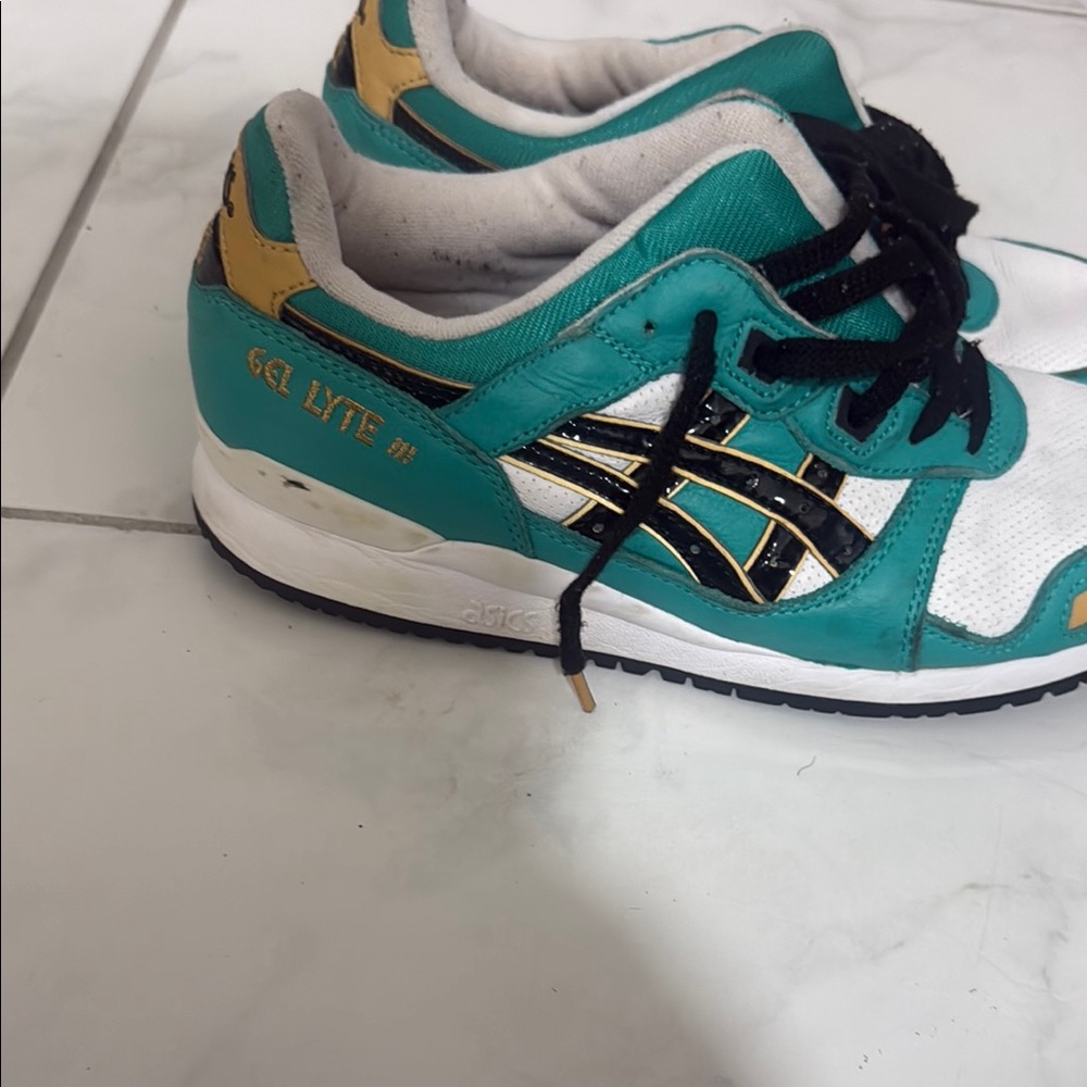 ASICS Kids Sneakers in Teal and Gold